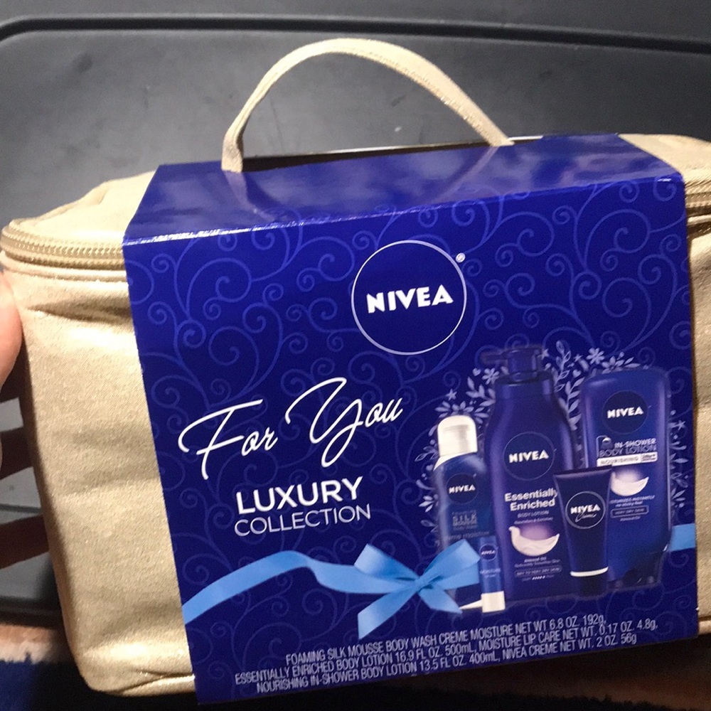 NIVEA Pamper Time Gift Set - 5 Piece Luxury Kit